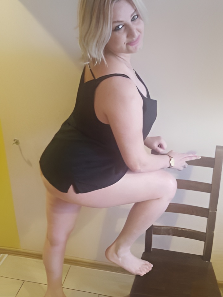 Илона привлекальеная девушка из Богучара цена от 1500 руб