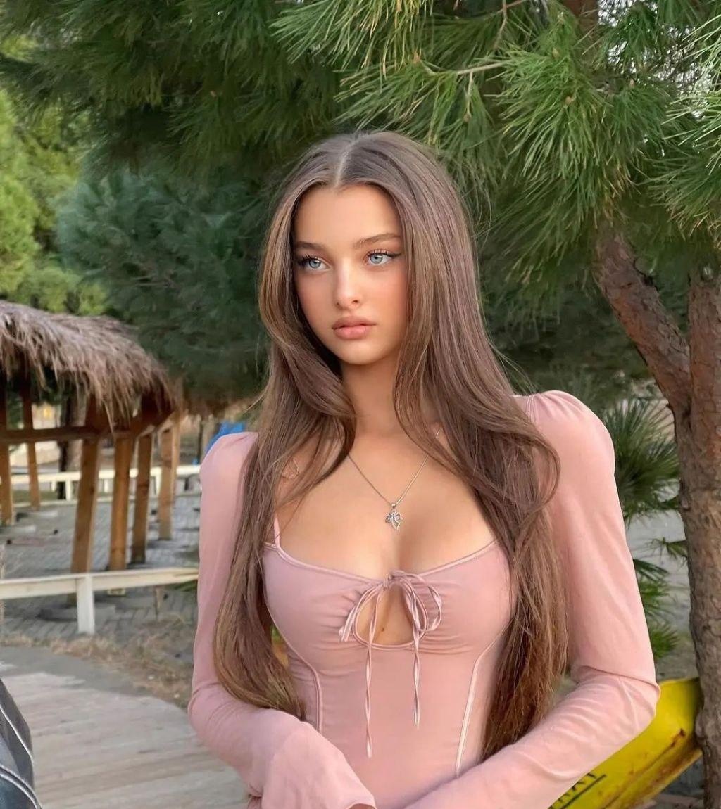 Ника привлекальеная девушка из Богучара цена от 9000 руб