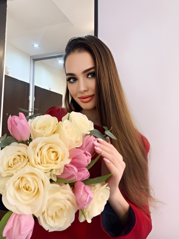 Илона привлекательная девушка из Богучара цена от 2500 руб