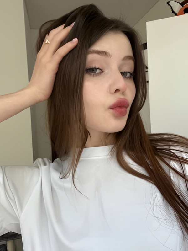 Инна привлекательная девушка из Богучара цена от 10000 руб