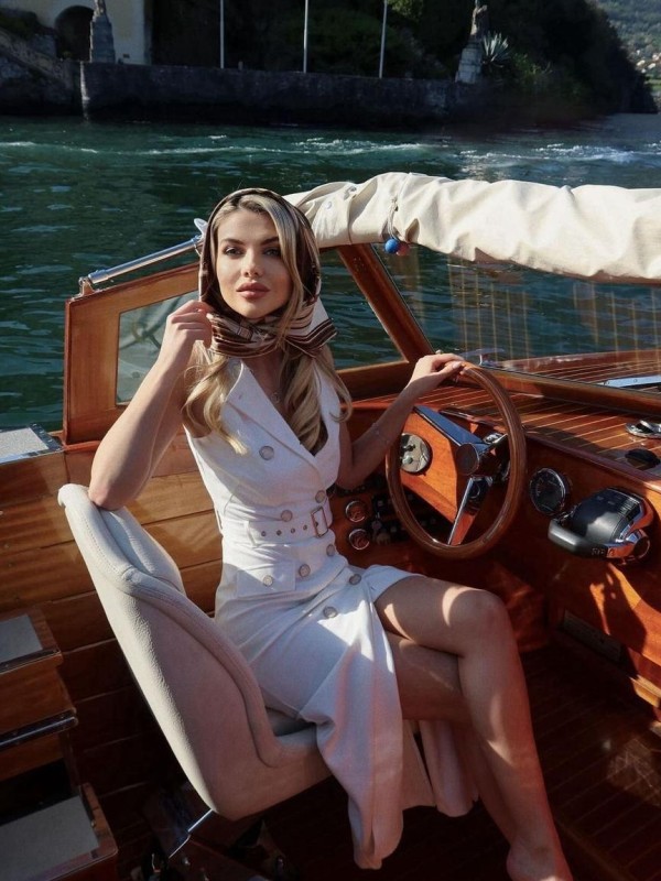 Яна привлекательная девушка из Богучара цена от 10000 руб